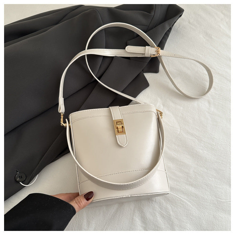 Hand Holding Bucket Women's One Shoulder Crossbody Bag