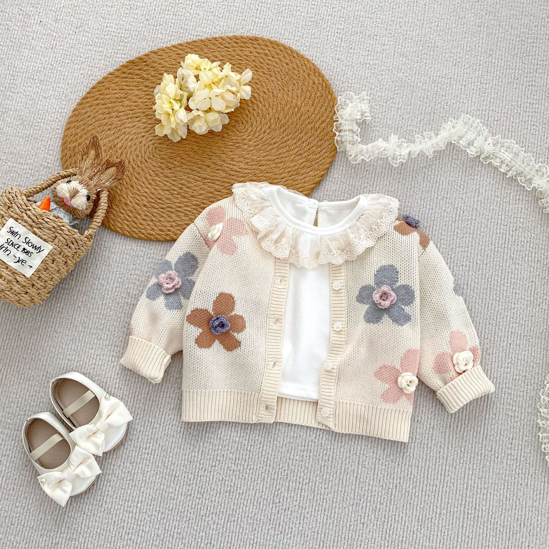 Hand Crocheting Flower Jacquard Round Neck Cardigan Knitted Coat