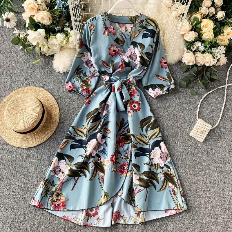 V-neck puff sleeve waist dress