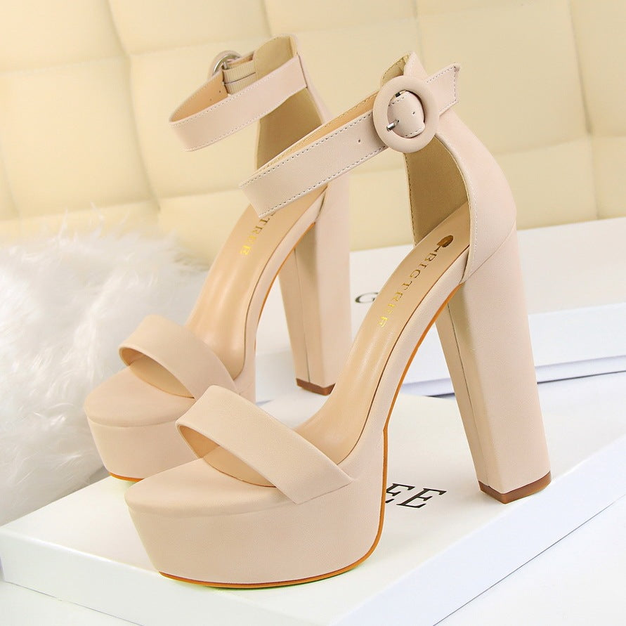 Belt buckle sandals