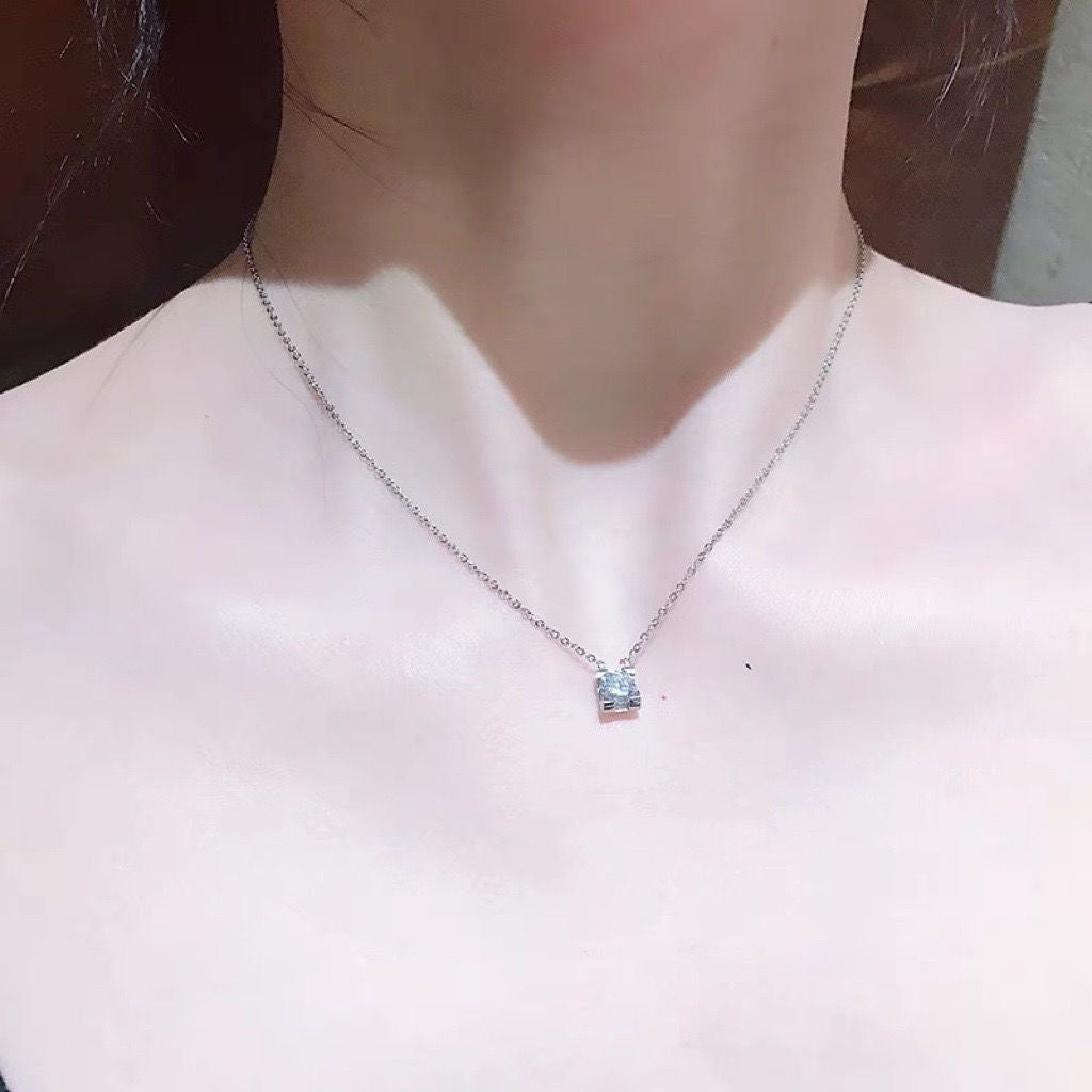 Simple Four-claw Single Diamond Pendant Female Temperament Titanium Steel Necklace