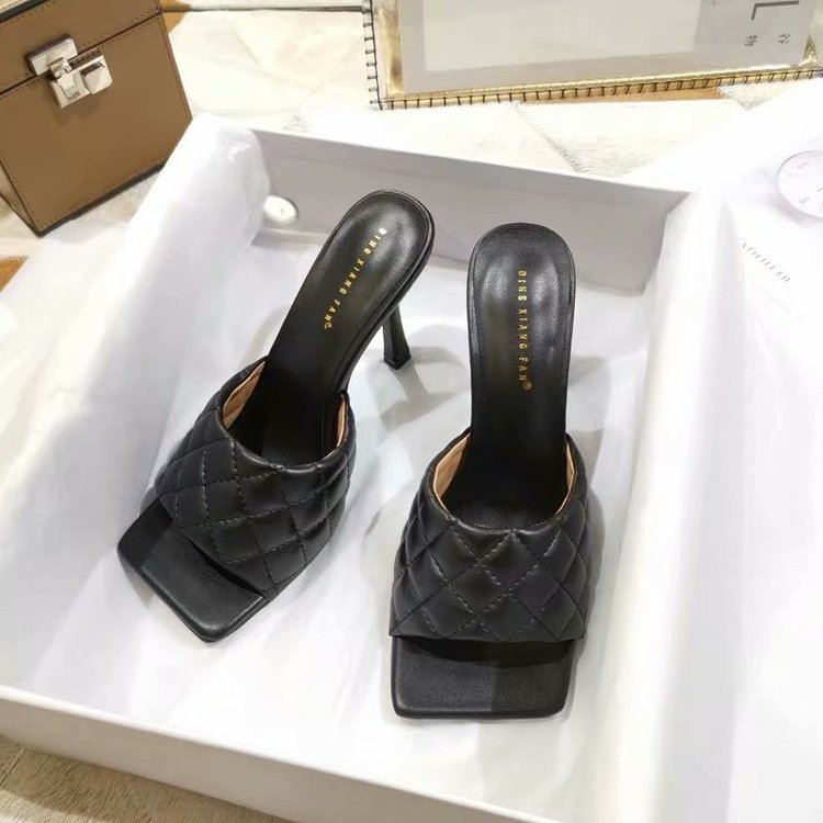 Diamond square head Roman slippers
