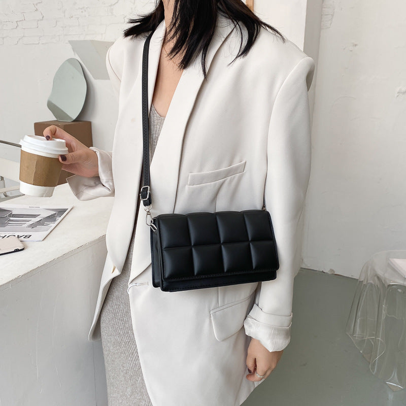 Embroidered Thread Texture Single Shoulder Messenger Small Square Bag