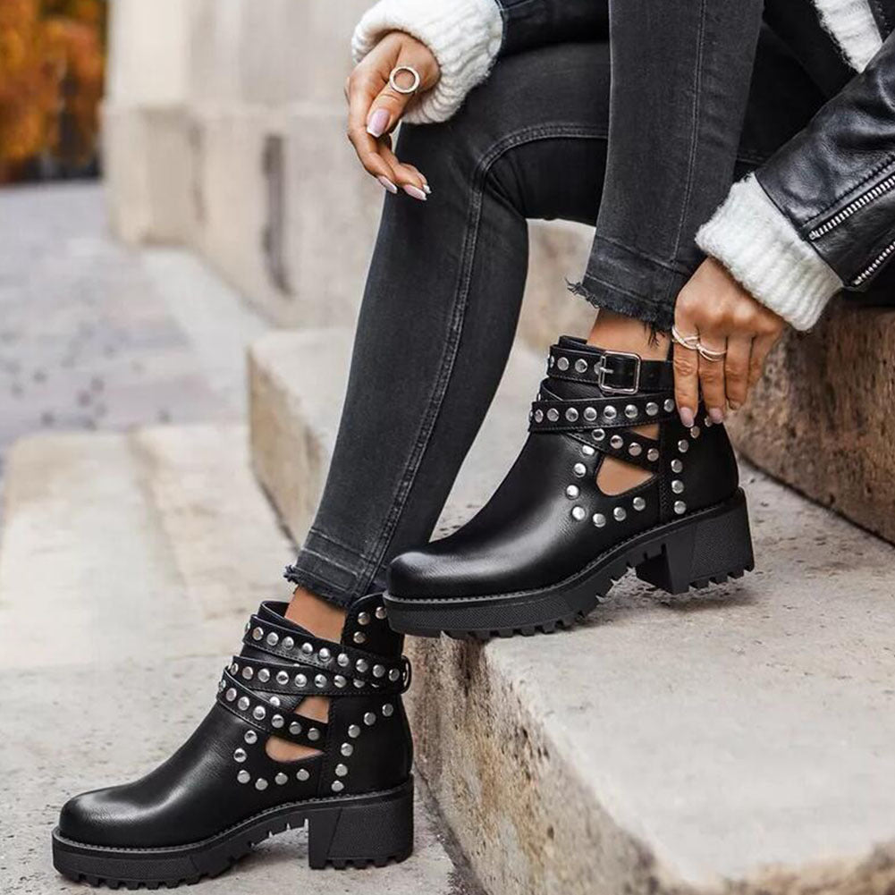 New Mid Tube Comfortable Black Fashion Rivet Boots For Autumn And Winter