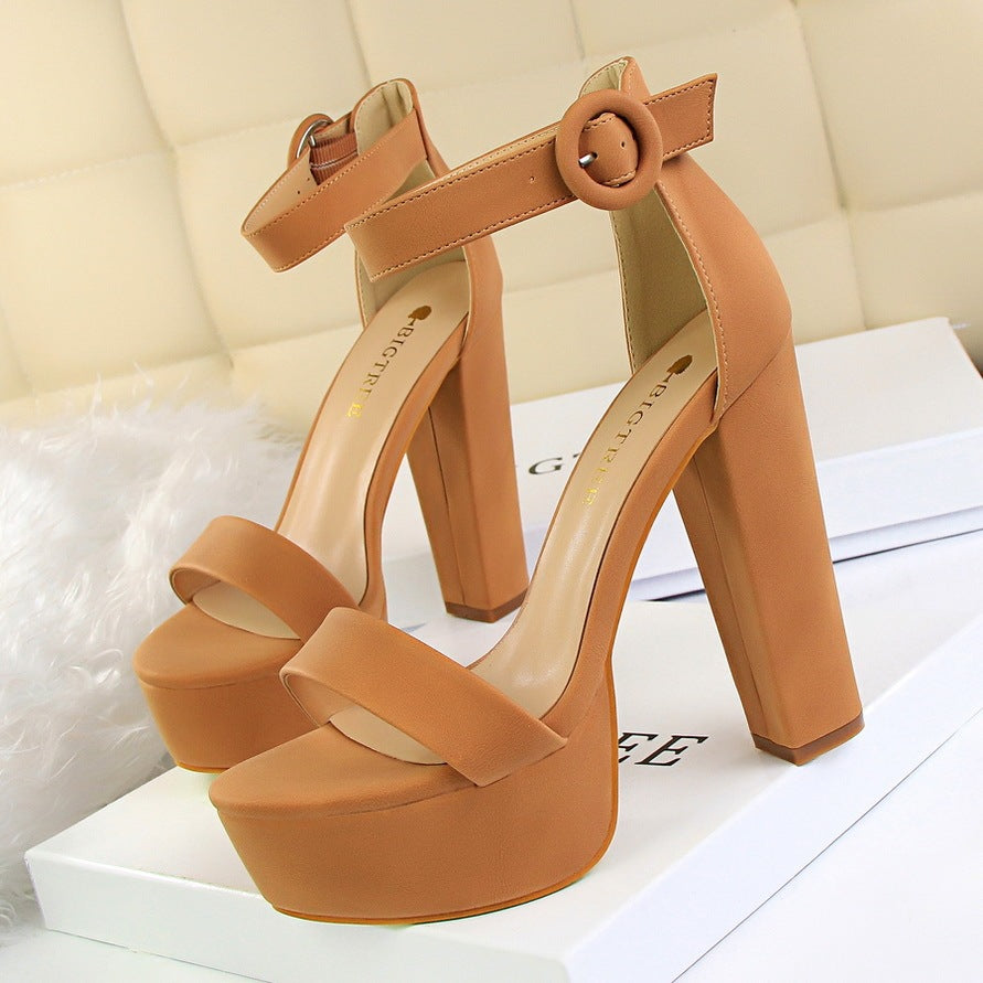 Belt buckle sandals