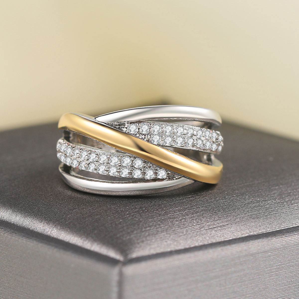 Women's Ring Color Separation Electroplating Inlaid Zircon Accessories