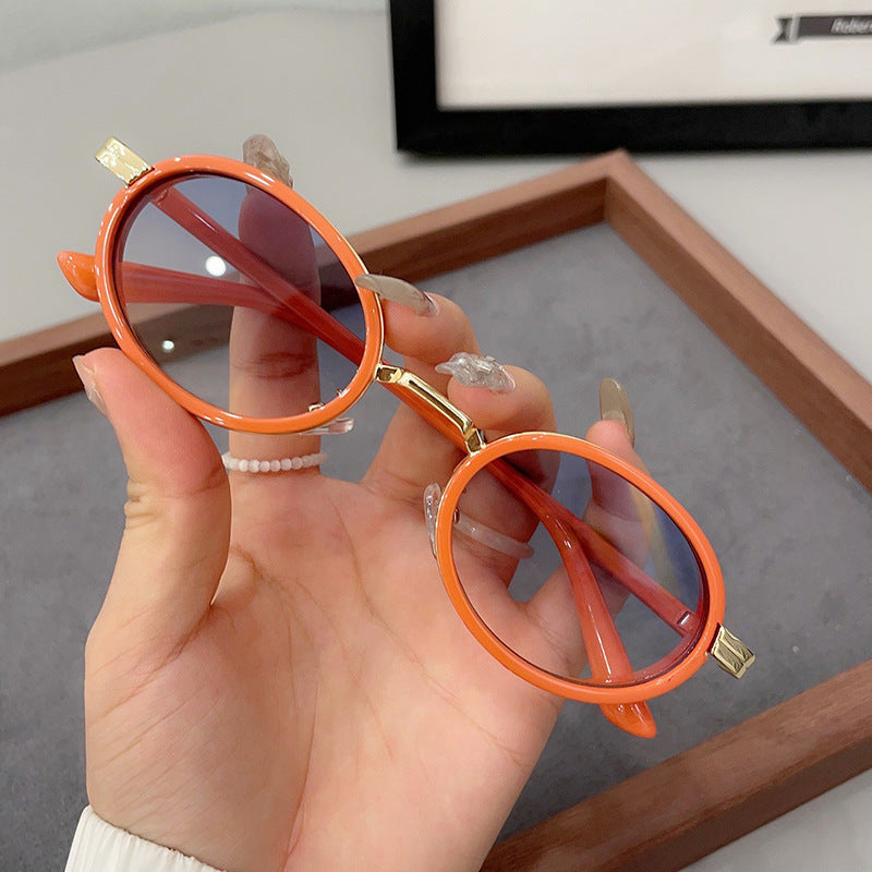 Fashionable UV Resistant And Super Cool Glasses