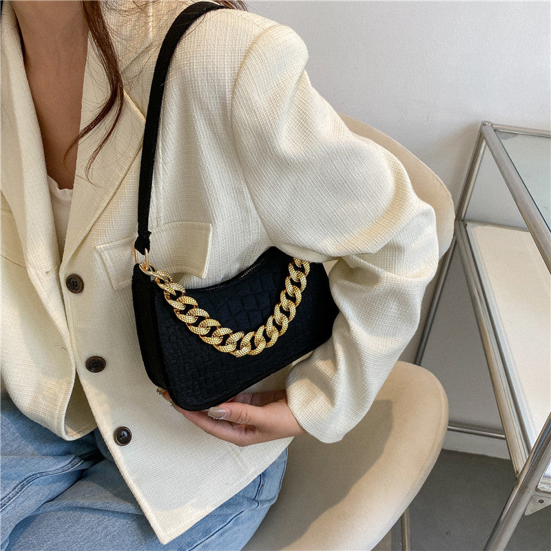 Popular Solid Color Women's Western Style One Shoulder Leisure Messenger Bag