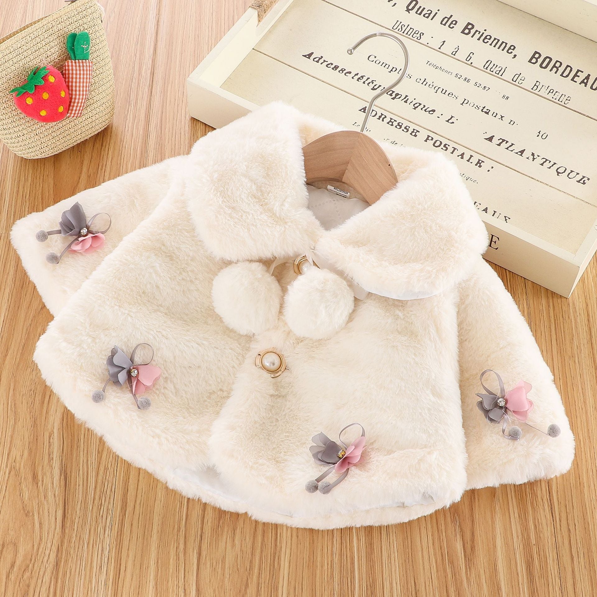 Children's Clothing Warm Sweet And Cute Short Cloak