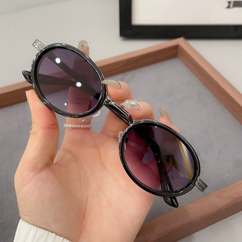 Fashionable UV Resistant And Super Cool Glasses