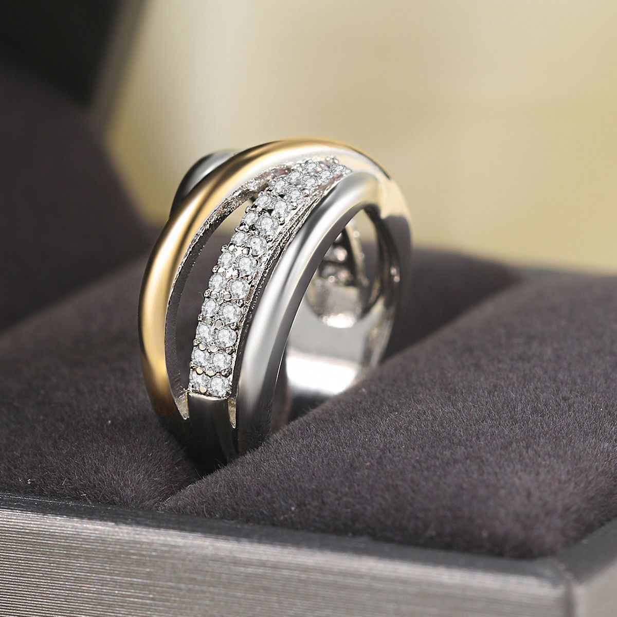 Women's Ring Color Separation Electroplating Inlaid Zircon Accessories