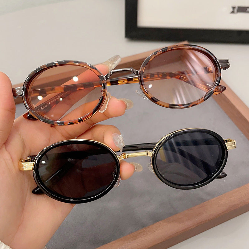 Fashionable UV Resistant And Super Cool Glasses