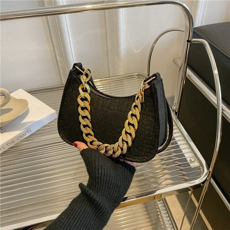 Popular Solid Color Women's Western Style One Shoulder Leisure Messenger Bag